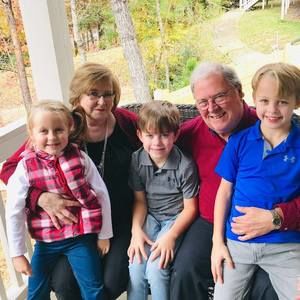 Meet your Posher, Regenia